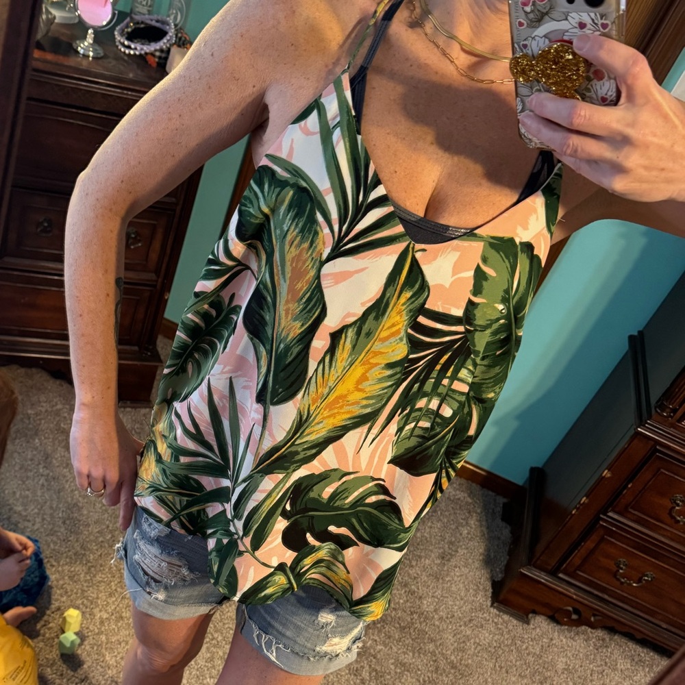 2/$10 Medium Allison Joy Tropical Leaf Print Women's Top